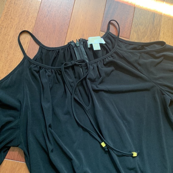 Michael Kors cold should dress with elastic waist band. Size M - Picture 4 of 6